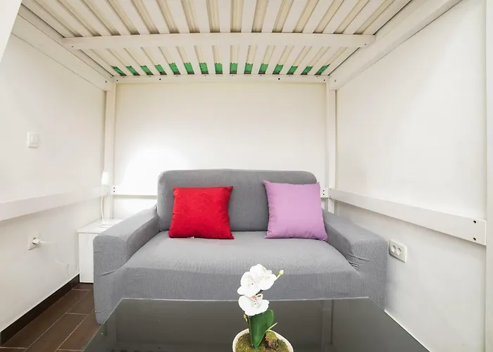 Daire Midtown Center *